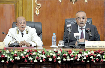 Le ministre de l’Intérieur installe les walis délégués des circonscriptions administratives de la wilaya d’Alger