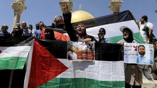 Les Palestiniens mobilisés contre le cas comateux d’un prisonnier palestinien en grève de la faim dans le coma