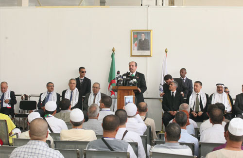 Lors d’une cérémonie à l’aéroport d’Alger en présence de plusieurs ministres : Un premier groupe de pèlerins se rend aux Lieux saints de l’islam