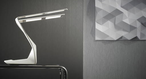 Une lampe Oled avec chargeur intégré