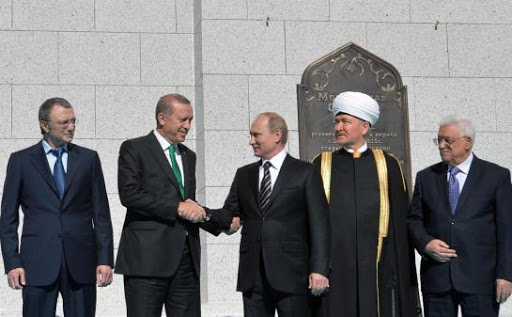 Avec Abbas et Erdogan, Poutine inaugure la plus grande mosquée d’Europe à Moscou