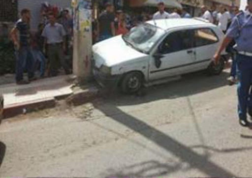 Bouira : Une voiture folle sème la panique