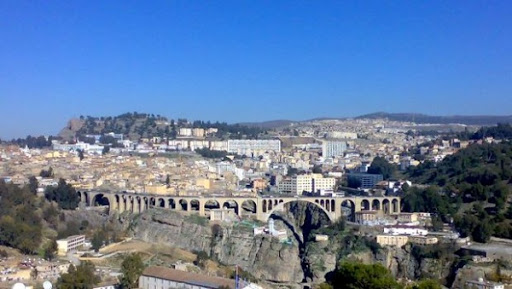 Constantine : une commission veillera au lancement en octobre des projets à Ouled Rahmoune