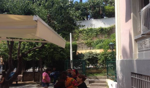 Consulat d’Algérie à Nice : des étudiants algériens s&rsquo;en remettent à Christian Estrosi