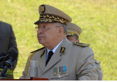 Gaïd Salah installe le nouveau commandant de la Gendarmerie nationale