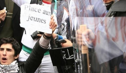 Jeunesse algérienne indignée
