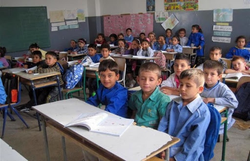 La surcharge touche entre 5 et 7 % des classes du primaire à l’échelle nationale