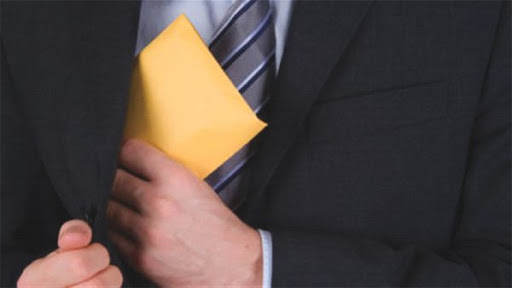 Le pays baigne dans l’opacité