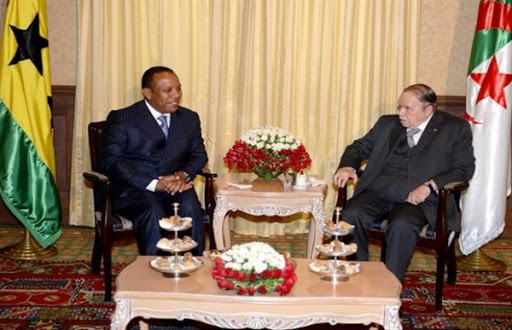 Le président Bouteflika reçoit le Premier ministre de Sao Tomé et Principe