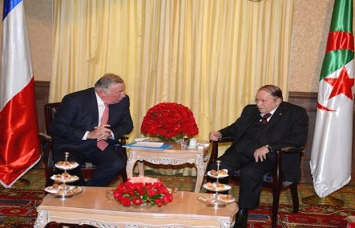 Le président Bouteflika reçoit le président du Sénat français