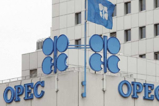 L’OPEP refuse de porter seule le « fardeau » de la dégringolade des prix du pétrole