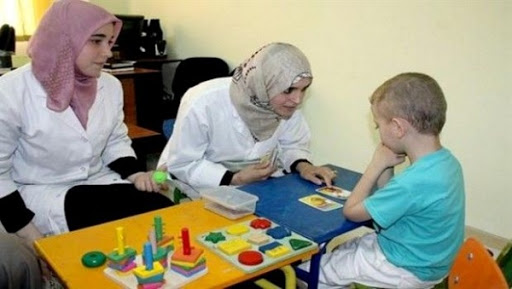 Pour un accompagnement orthophonique des bénéficiaires d’implants cochléaires