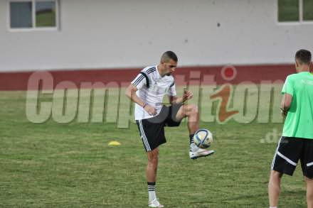 Slimani devient le 2e meilleur buteur algérien au Portugal