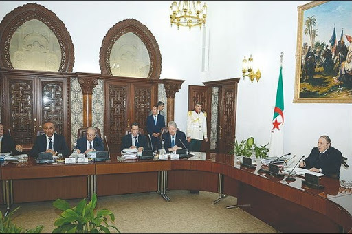 Algérie : Un rapport américain pointe du doigt une transition politique « potentiellement violente »