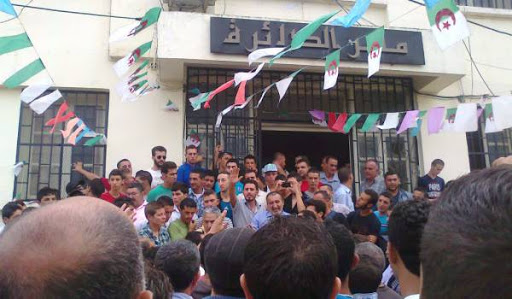 Batna : 300 lycéens de Sidi-Maansar expriment leur colère