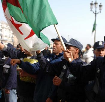 Bouira,Sit in des gld devant la wilaya
