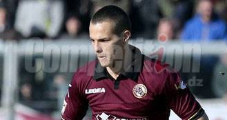 EN : Mesbah réintègre le groupe