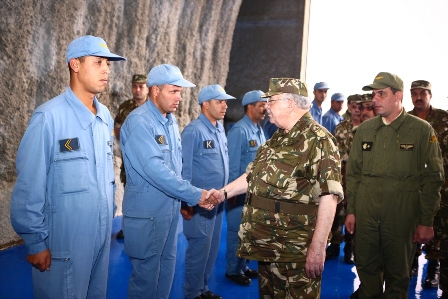 Gaïd Salah insiste sur la préparation au combat de l’ANP