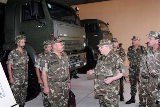 Gaïd Salah poursuit sa visite de travail et d’inspection à la 2ème Région militaire à Oran (MDN)