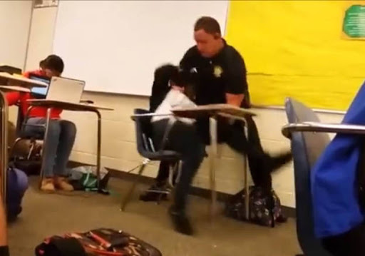 L&rsquo;arrestation violente d&rsquo;une lycéenne noire fait scandale aux Etats-Unis