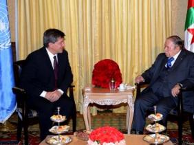 Le Président Bouteflika reçoit le directeur général du BIT