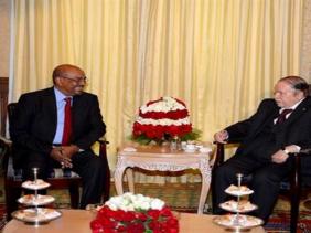 Le président Bouteflika s&rsquo;entretient avec son homologue soudanais