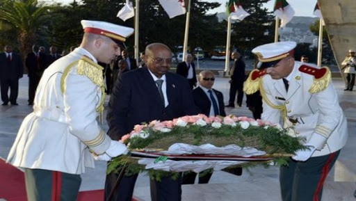 Le président soudanais se recueille à la mémoire des martyrs de la Guerre de libération nationale