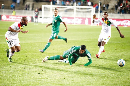 Match amical : Algérie 1 – Guinée 2, Les Verts sifflés au 5-Juillet !