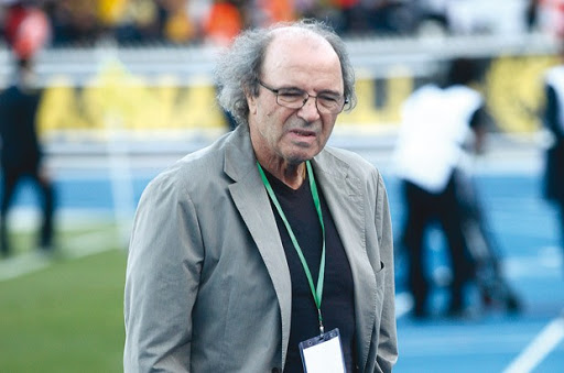 MCA,  Sursis pour Artur George