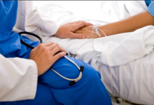 Nécessité de former un corps paramédical spécialisé dans la prise en charge des maladies liées à la vieillesse