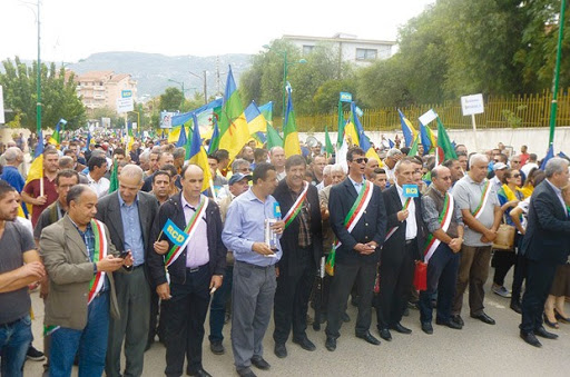 Plusieurs milliers de personnes ont pris part à sa marche hier à Tizi Ouzou , Pari réussi pour le RCD