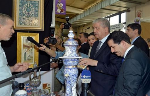 Sellal appelle à valoriser et à promouvoir le produit artisanal algérien