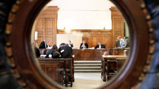 Un homme de 63 ans, détenu en Algérie, écope de 18 mois de prison pour s&rsquo;être présenté comme un spécialiste du placement en Belgique