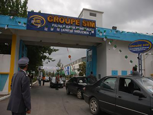 Une forte délégation de diplomates rend visite au groupe sim