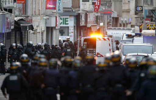 Assaut terminé à Saint-Denis : deux forcenés morts, sept interpellations