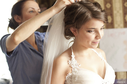 Coiffure de mariée, un style pour chaque type de cheveux