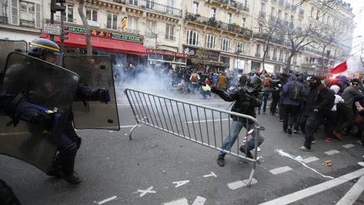 COP21 : plus de 300 gardes à vue après des heurts entre police et manifestants