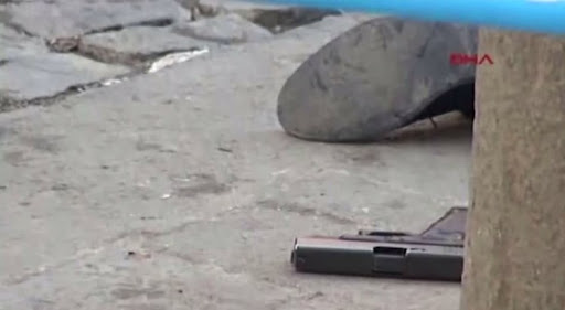 Devant les caméras des journalistes : Un avocat Kurde opposant à Erdogan tué par balles