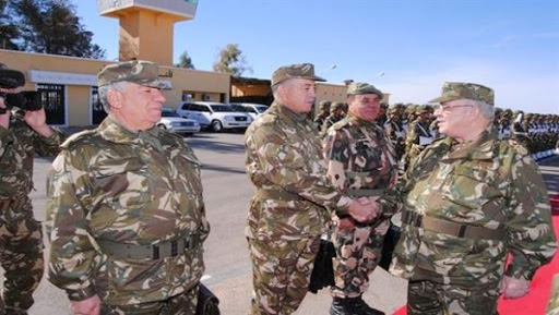 Gaïd Salah s’enquiert de la disponibilité des unités au niveau de la 3e Région militaire à Béchar (MDN)
