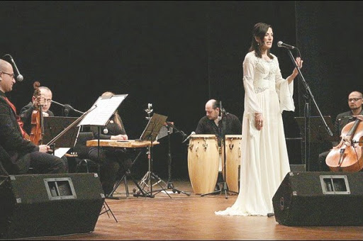 Hommage à fairouz au théâtre national algérien(TNA),  La chanteuse syrienne Mais Harb sublime le public algérois