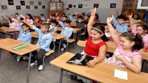 Introduction des références culturelles nationales dans les manuels scolaires