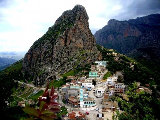 La toponymie: une source pour le développement de la langue Tamazight