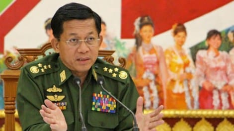 Le chef de l’armée birmane promet de coopérer avec le gouvernement d’Aung San Suu Kyi