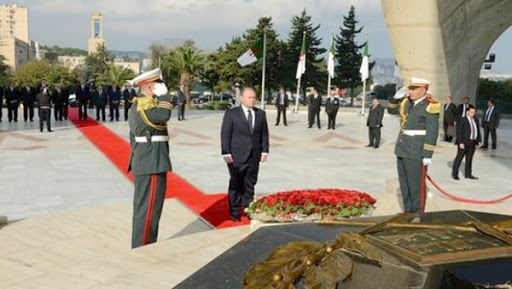 Le Premier ministre maltais se recueille à la mémoire des martyrs de la Guerre de libération nationale