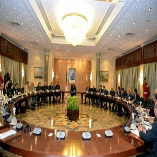 Le Premier ministre rencontre une délégation de la communauté nationale à l&rsquo;étranger