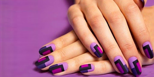 On adopte la manucure graphique