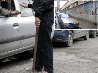 Parkings sauvages dans la capitale Les gardiens autoproclamés maîtres des lieux