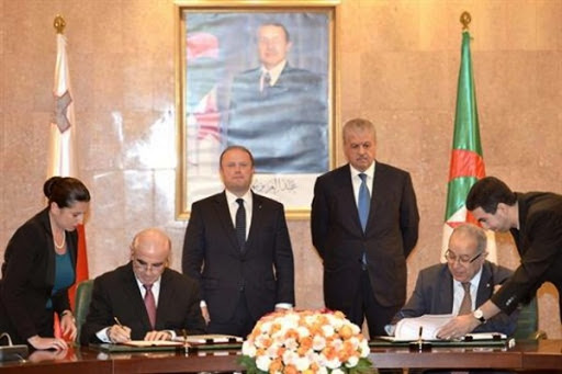 Signature d&rsquo;un accord algéro-maltais dans le domaine du transport aérien