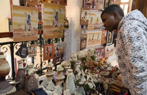 Une soixantaine d’artisans au salon régional de l’artisanat traditionnel à Ouargla