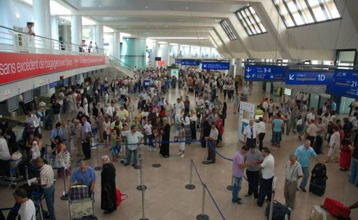 Court débrayage à l’aéroport d’Alger : le trafic aérien reprend progressivement